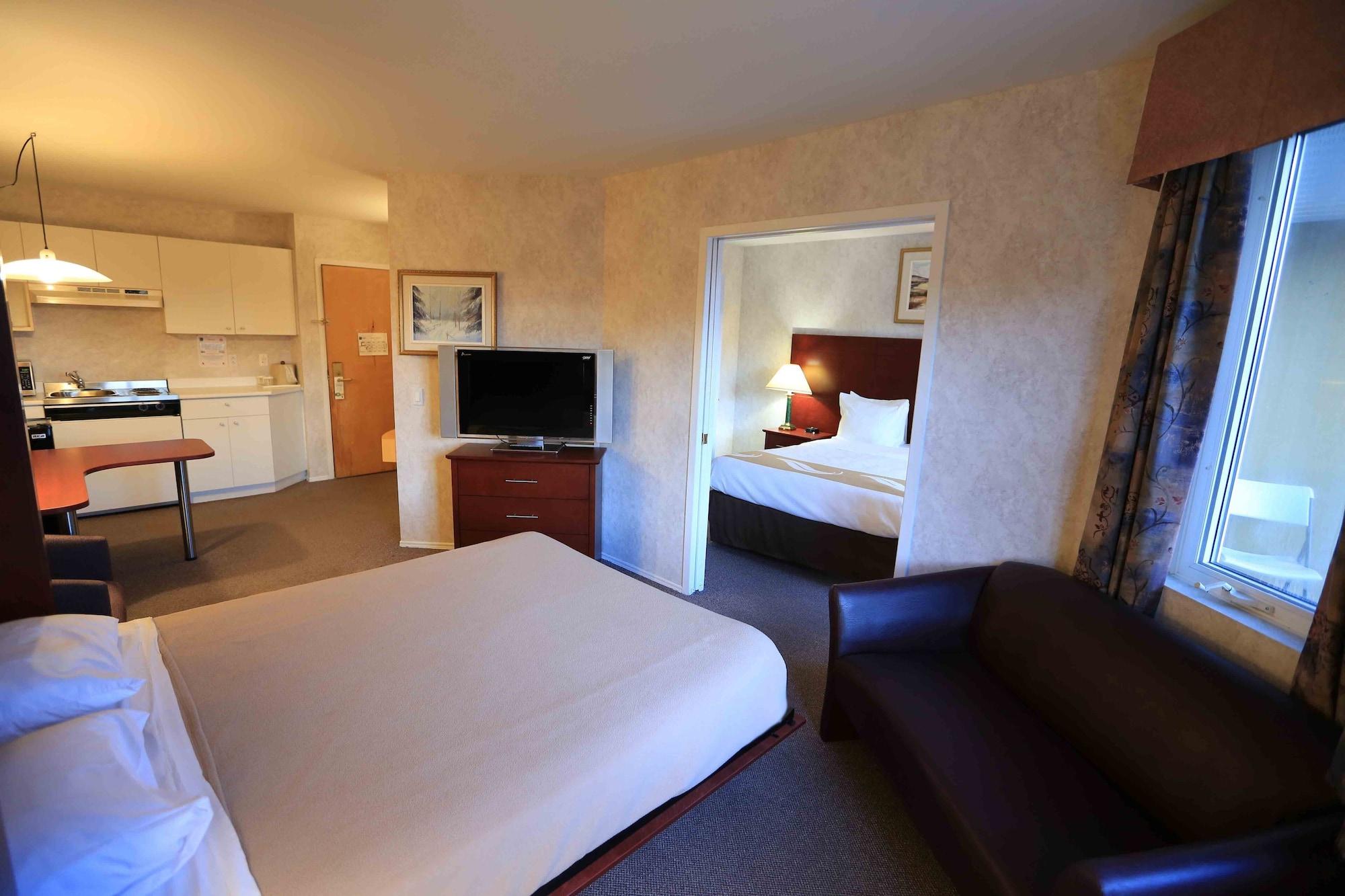 Quality Suites Sainte-Anne-de-Beaupre Bagian luar foto