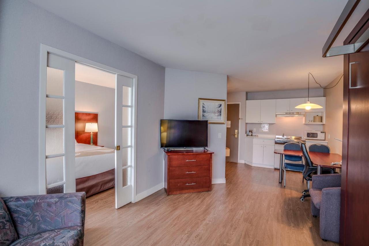 Quality Suites Sainte-Anne-de-Beaupre Bagian luar foto
