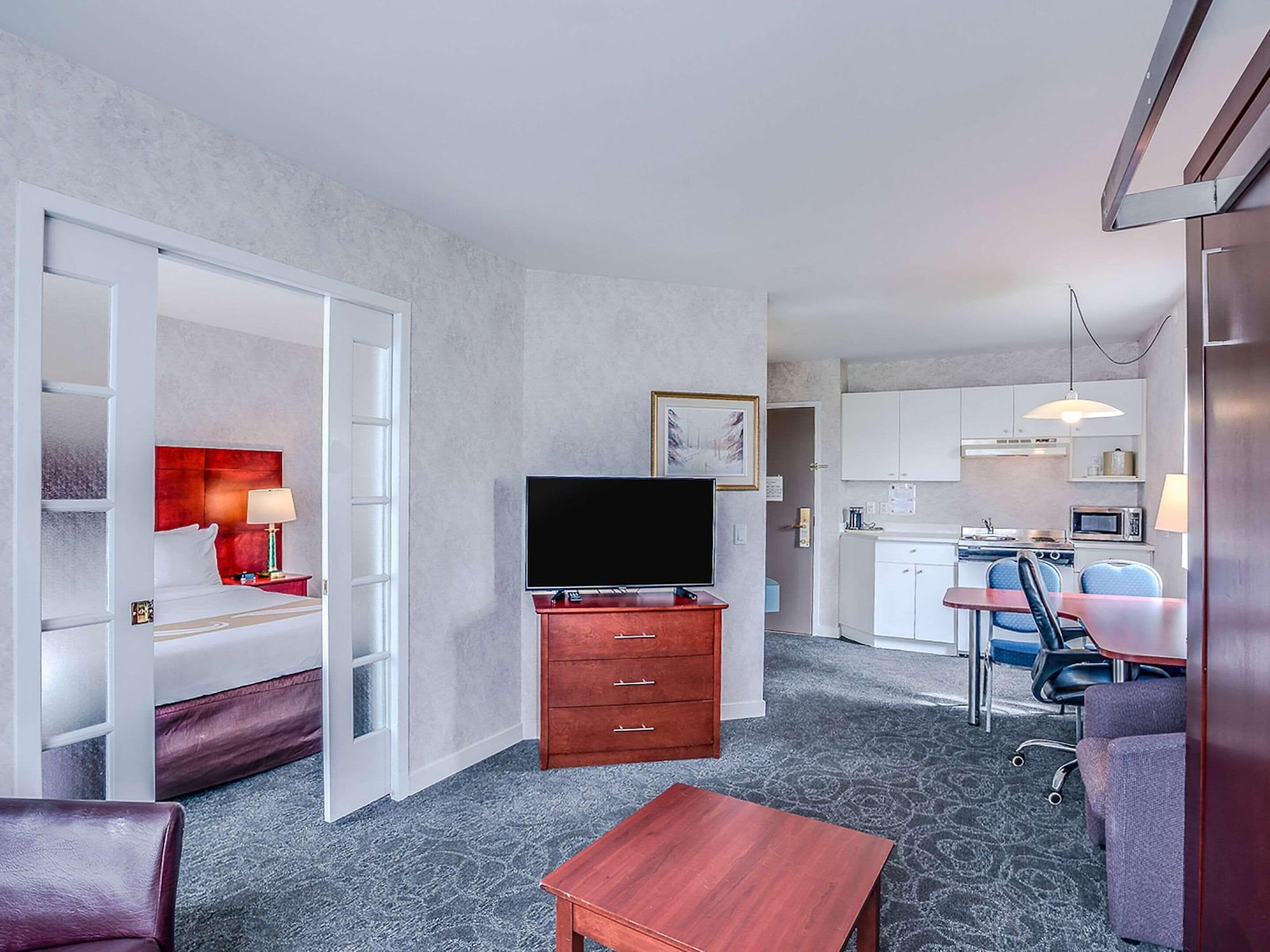 Quality Suites Sainte-Anne-de-Beaupre Bagian luar foto