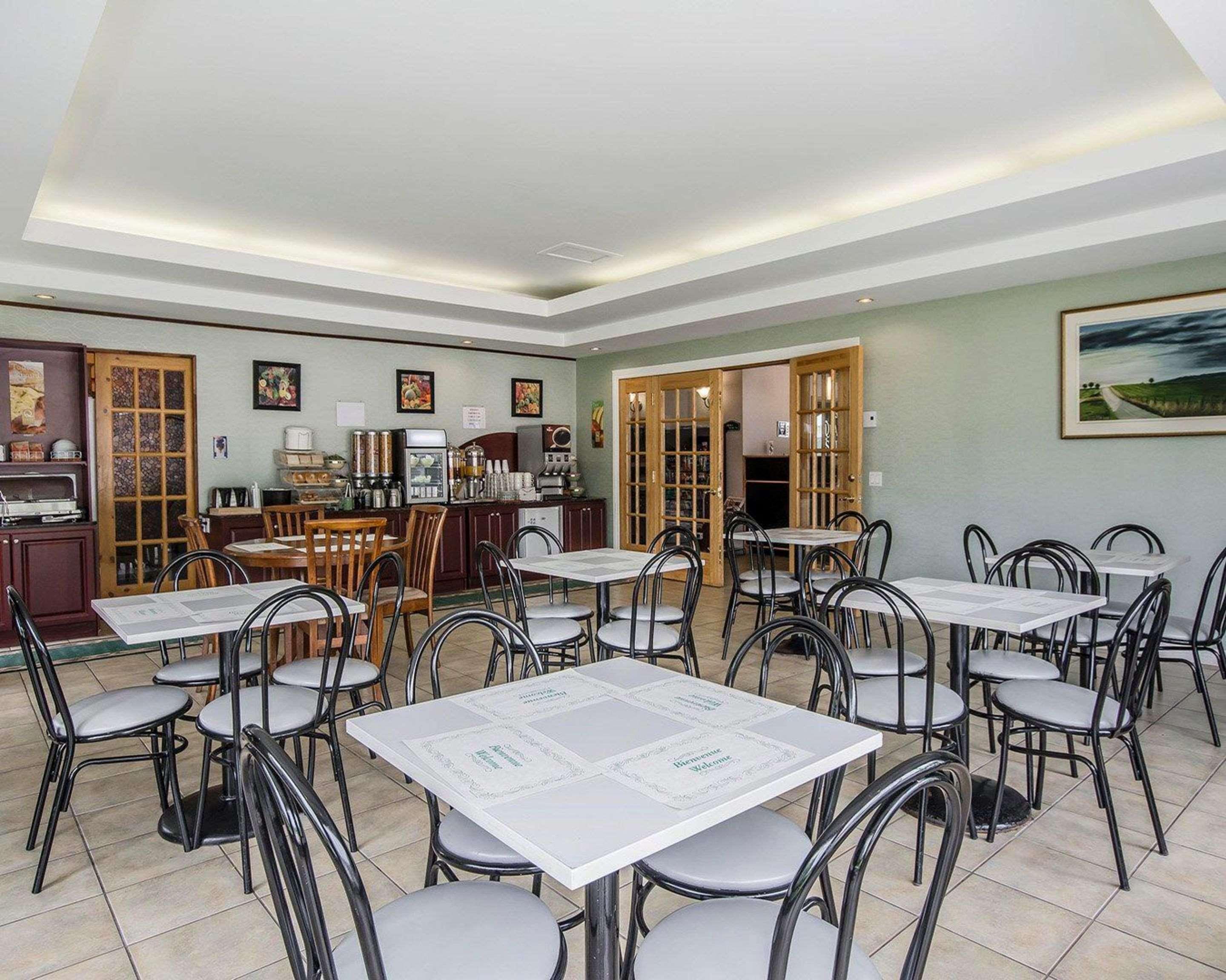 Quality Suites Sainte-Anne-de-Beaupre Bagian luar foto