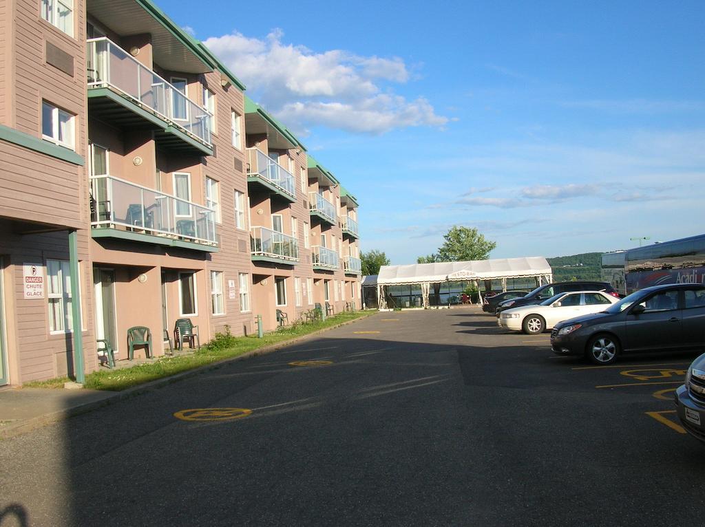 Quality Suites Sainte-Anne-de-Beaupre Bagian luar foto
